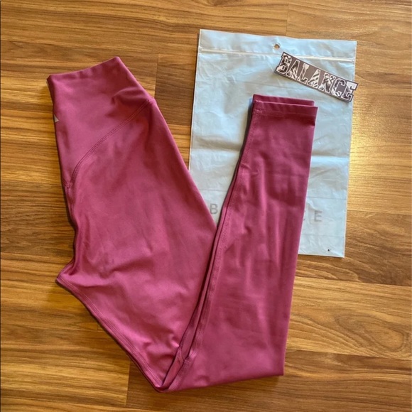 ❗️SOLD❗️Balance Athletica Ascend Leggings - Picture 2 of 11